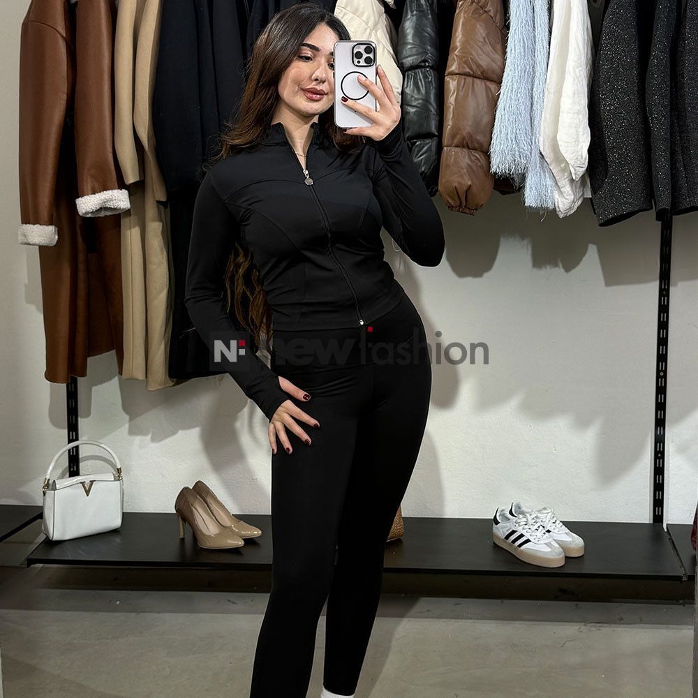 أنسومبل رياضي قطعتين: ارفعي مستوى أدائكِ بأناقة لا مثيل لها!